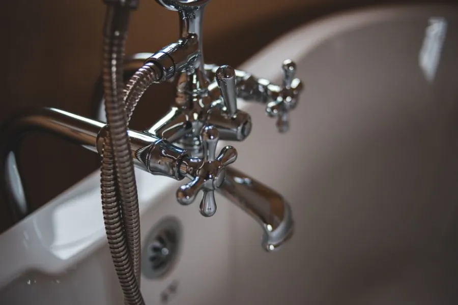 Chrome thermostatic mixer shower valve