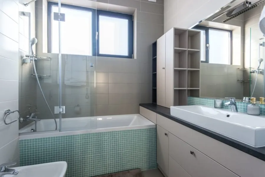 Durable, hard-wearing bathroom suited to a rental property